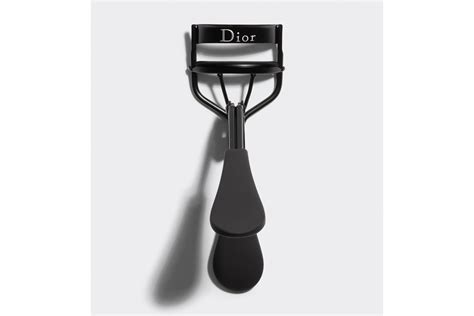 DIOR BACKSTAGE EYELASH CURLER .